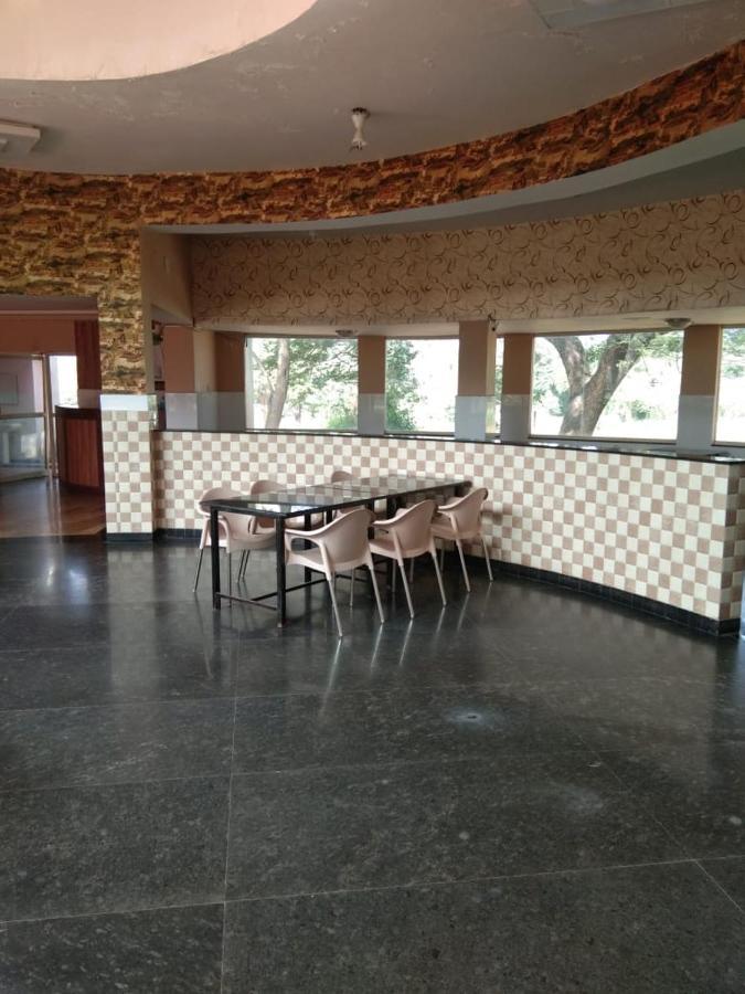 Kstdc Hotel Mayura Pavithra Yediyur Kunigal Exterior photo